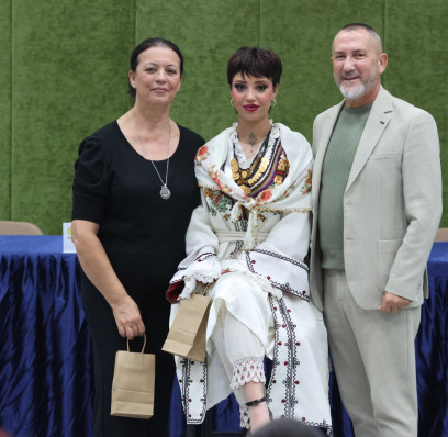Kıbrıs T&uuml;rk Halk Dansları Federasyonu&rsquo;ndan Başarılı Makyaj Eğitim Semineri